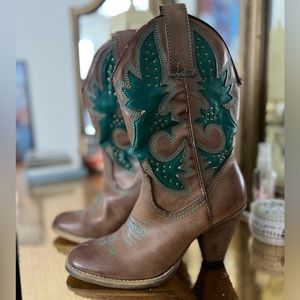 Turquoise & Tan Cowgirl Boot Sz 6